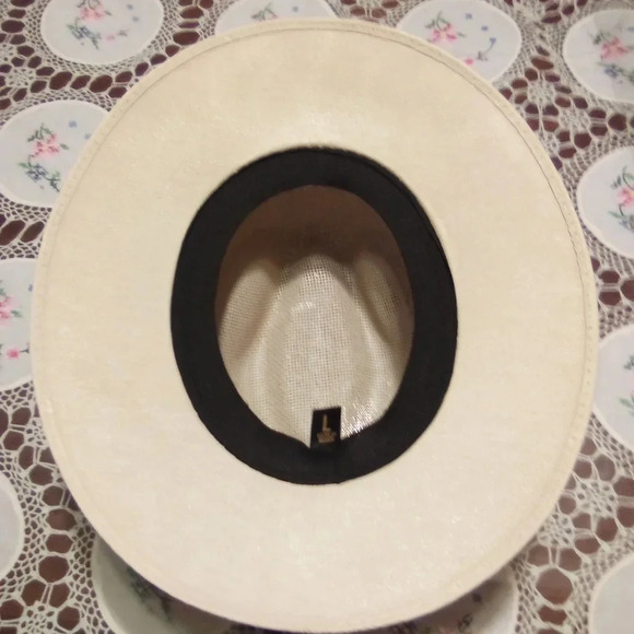 Hand painted hat size large - Picture 4 of 4